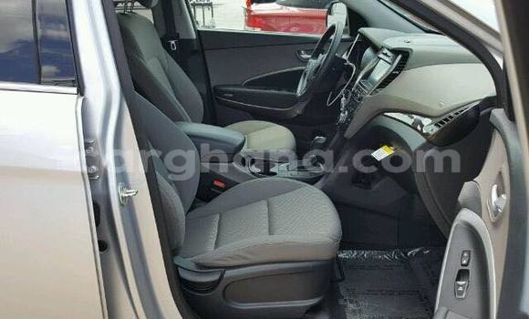 Ra Àlòkù Hyundai Santa Fe Silver Ọkọ̀ in Accra ni Greater Accra Ra Àlòkù Hyundai Santa Fe Silver Ọkọ̀ in Accra ni Greater Accra
