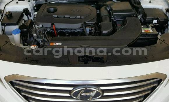 Ra Àlòkù Hyundai Sonata funfun Ọkọ̀ in Accra ni Greater Accra Ra Àlòkù Hyundai Sonata funfun Ọkọ̀ in Accra ni Greater Accra