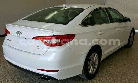 Ra Àlòkù Hyundai Sonata funfun Ọkọ̀ in Accra ni Greater Accra Ra Àlòkù Hyundai Sonata funfun Ọkọ̀ in Accra ni Greater Accra