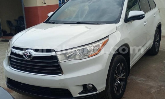 Buy Used Toyota Highlander White Car in Accra in Greater Accra Buy Used Toyota Highlander White Car in Accra in Greater Accra