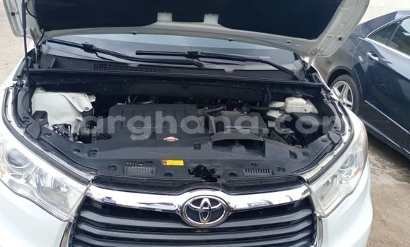 Buy Used Toyota Highlander White Car in Accra in Greater Accra Buy Used Toyota Highlander White Car in Accra in Greater Accra