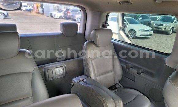 Sayi Na hannu Hyundai Grand Starex White Mota in Accra a Greater Accra Sayi Na hannu Hyundai Grand Starex White Mota in Accra a Greater Accra
