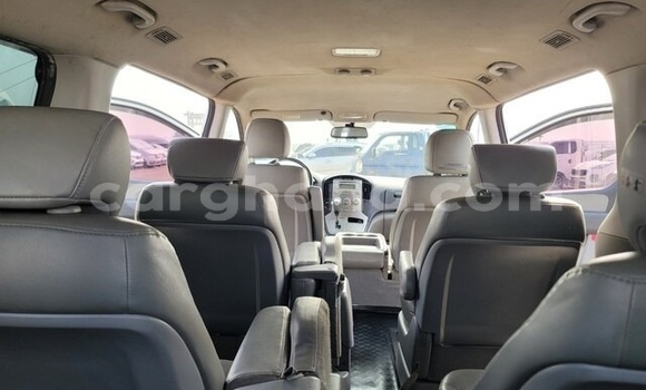 Sayi Na hannu Hyundai Grand Starex White Mota in Accra a Greater Accra Sayi Na hannu Hyundai Grand Starex White Mota in Accra a Greater Accra