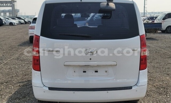 Sayi Na hannu Hyundai Grand Starex White Mota in Accra a Greater Accra Sayi Na hannu Hyundai Grand Starex White Mota in Accra a Greater Accra