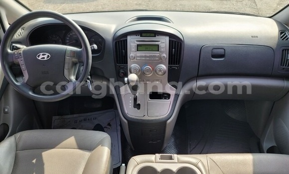 Sayi Na hannu Hyundai Grand Starex White Mota in Accra a Greater Accra Sayi Na hannu Hyundai Grand Starex White Mota in Accra a Greater Accra