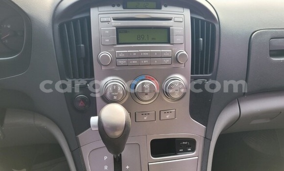 Sayi Na hannu Hyundai Grand Starex White Mota in Accra a Greater Accra Sayi Na hannu Hyundai Grand Starex White Mota in Accra a Greater Accra