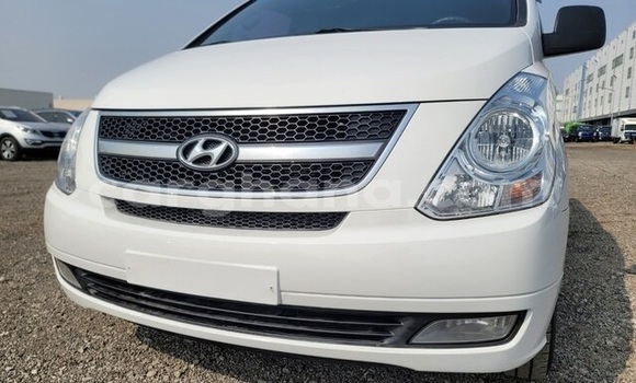 Sayi Na hannu Hyundai Grand Starex White Mota in Accra a Greater Accra Sayi Na hannu Hyundai Grand Starex White Mota in Accra a Greater Accra