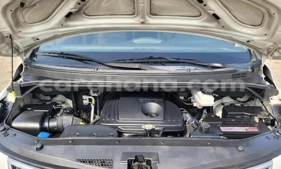 Sayi Na hannu Hyundai Grand Starex White Mota in Accra a Greater Accra Sayi Na hannu Hyundai Grand Starex White Mota in Accra a Greater Accra