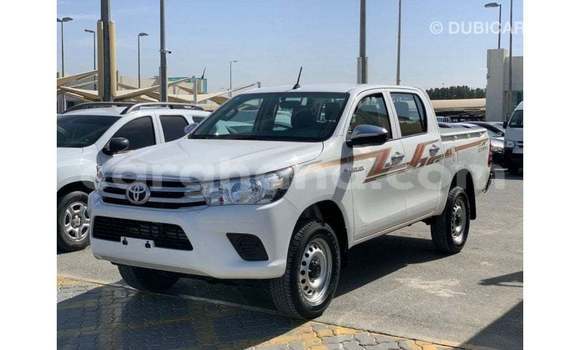 Ra Imported Toyota Hilux funfun Ọkọ̀ in Import - Dubai ni Ashanti Ra Imported Toyota Hilux funfun Ọkọ̀ in Import - Dubai ni Ashanti