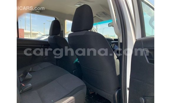 Ra Imported Toyota Hilux funfun Ọkọ̀ in Import - Dubai ni Ashanti Ra Imported Toyota Hilux funfun Ọkọ̀ in Import - Dubai ni Ashanti