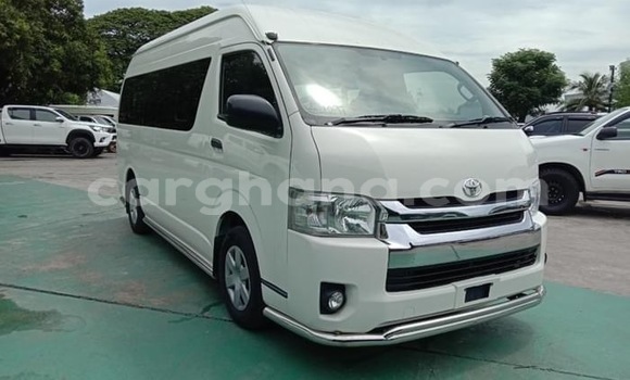 Buy Used Toyota Hiace White Car in Sekondi–Takoradi Metropolitan in Western Buy Used Toyota Hiace White Car in Sekondi–Takoradi Metropolitan in Western
