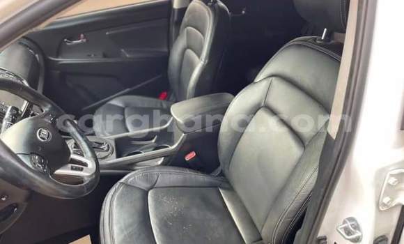 Ra Àlòkù Kia Sportage funfun Ọkọ̀ in Sekondi–Takoradi Metropolitan ni Oorun Ra Àlòkù Kia Sportage funfun Ọkọ̀ in Sekondi–Takoradi Metropolitan ni Oorun