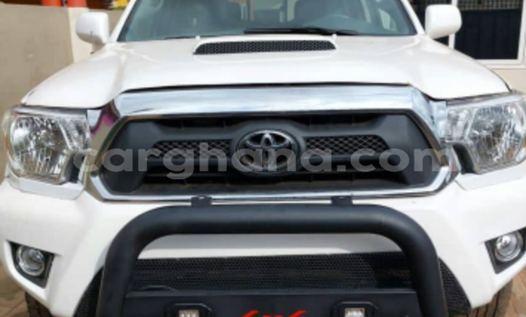 Ra Àlòkù Toyota Hilux funfun Ọkọ̀ in Sekondi–Takoradi Metropolitan ni Oorun Ra Àlòkù Toyota Hilux funfun Ọkọ̀ in Sekondi–Takoradi Metropolitan ni Oorun