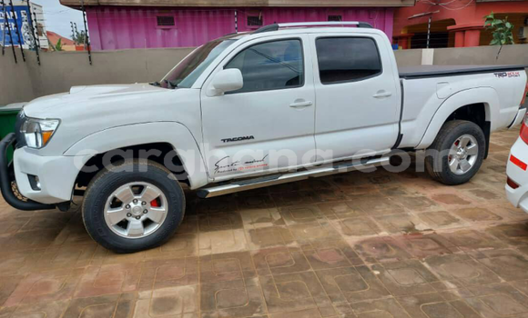 Ra Àlòkù Toyota Hilux funfun Ọkọ̀ in Sekondi–Takoradi Metropolitan ni Oorun Ra Àlòkù Toyota Hilux funfun Ọkọ̀ in Sekondi–Takoradi Metropolitan ni Oorun