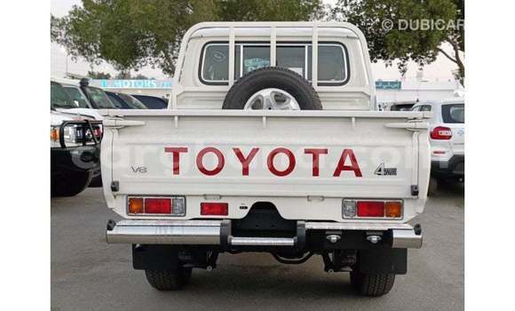 Buy Import Toyota Land Cruiser White Car in Import - Dubai in Ashanti Buy Import Toyota Land Cruiser White Car in Import - Dubai in Ashanti