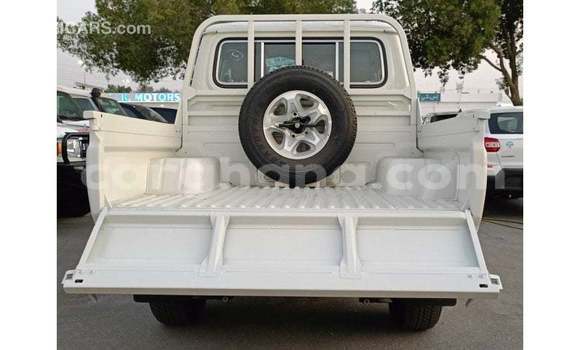 Buy Import Toyota Land Cruiser White Car in Import - Dubai in Ashanti Buy Import Toyota Land Cruiser White Car in Import - Dubai in Ashanti