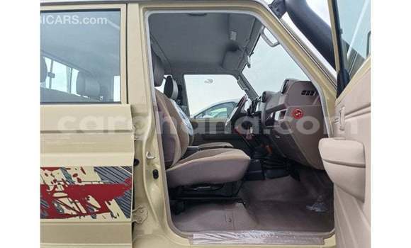 Buy Import Toyota Land Cruiser Beige Car in Import - Dubai in Ashanti Buy Import Toyota Land Cruiser Beige Car in Import - Dubai in Ashanti