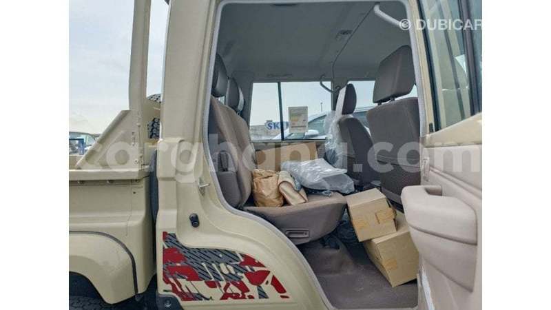 Big with watermark toyota land cruiser ashanti import dubai 54232