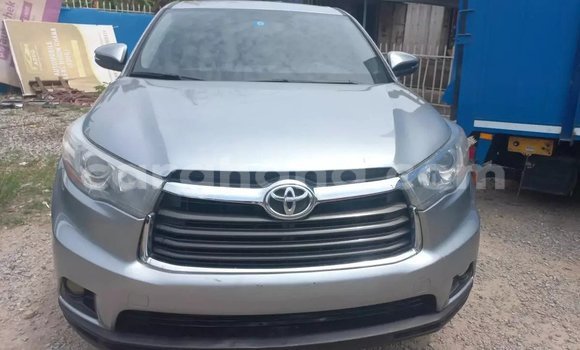 Sayi Na hannu Toyota Highlander Azurfa Mota in Accra a Greater Accra