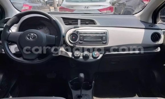 Sayi Na hannu Toyota Vitz White Mota in Accra a Greater Accra Sayi Na hannu Toyota Vitz White Mota in Accra a Greater Accra