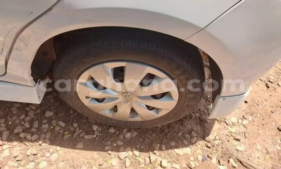Sayi Na hannu Toyota Vitz White Mota in Accra a Greater Accra Sayi Na hannu Toyota Vitz White Mota in Accra a Greater Accra