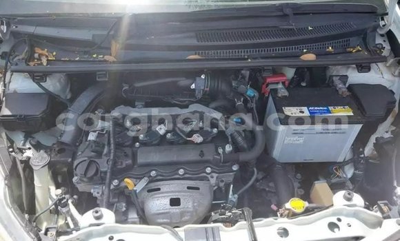 Sayi Na hannu Toyota Vitz White Mota in Accra a Greater Accra Sayi Na hannu Toyota Vitz White Mota in Accra a Greater Accra