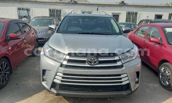 Buy Used Toyota Highlander Silver Car in Sekondi–Takoradi Metropolitan in Western