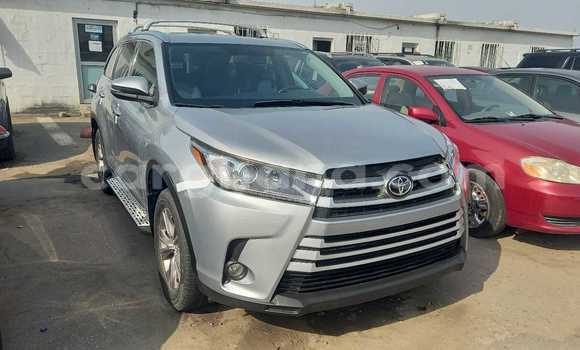 Buy Used Toyota Highlander Silver Car in Sekondi–Takoradi Metropolitan in Western Buy Used Toyota Highlander Silver Car in Sekondi–Takoradi Metropolitan in Western