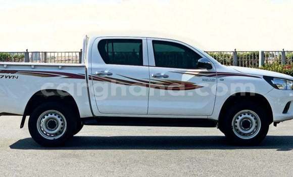 Ra Imported Toyota Hilux funfun Ọkọ̀ in Import - Dubai ni Ashanti Ra Imported Toyota Hilux funfun Ọkọ̀ in Import - Dubai ni Ashanti