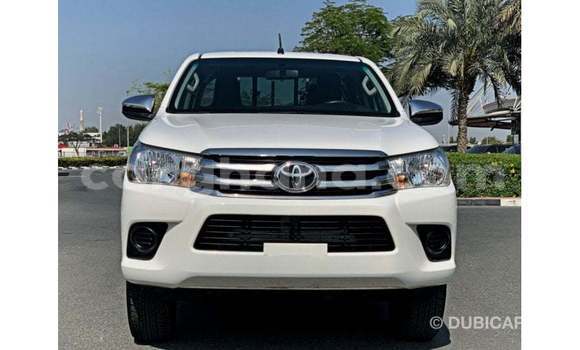 Ra Imported Toyota Hilux funfun Ọkọ̀ in Import - Dubai ni Ashanti Ra Imported Toyota Hilux funfun Ọkọ̀ in Import - Dubai ni Ashanti