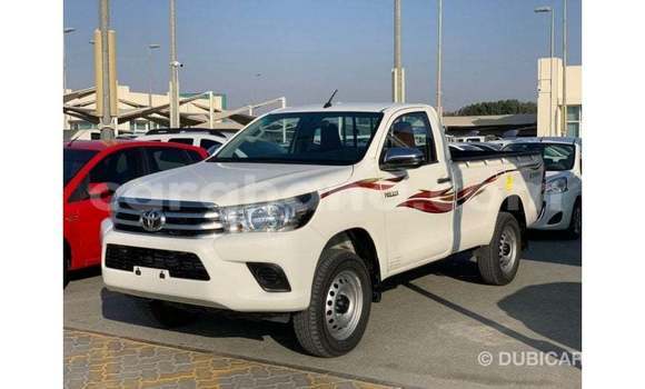 Ra Imported Toyota Hilux funfun Ọkọ̀ in Import - Dubai ni Ashanti Ra Imported Toyota Hilux funfun Ọkọ̀ in Import - Dubai ni Ashanti