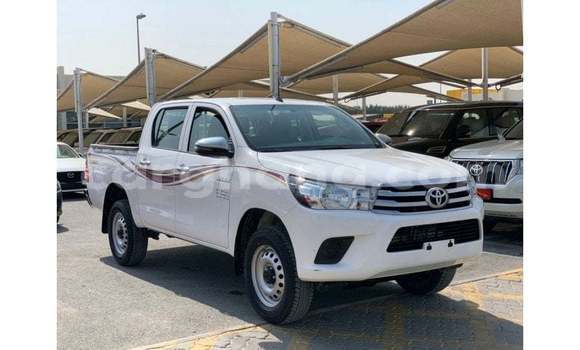 Sayi Imported Toyota Hilux White Mota in Import - Dubai a Ashanti Sayi Imported Toyota Hilux White Mota in Import - Dubai a Ashanti