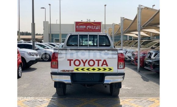 Sayi Imported Toyota Hilux White Mota in Import - Dubai a Ashanti Sayi Imported Toyota Hilux White Mota in Import - Dubai a Ashanti