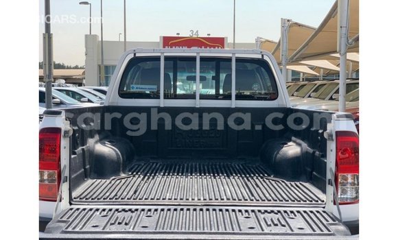 Sayi Imported Toyota Hilux White Mota in Import - Dubai a Ashanti Sayi Imported Toyota Hilux White Mota in Import - Dubai a Ashanti