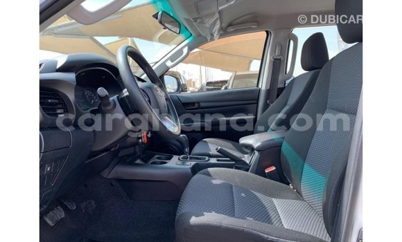 Sayi Imported Toyota Hilux White Mota in Import - Dubai a Ashanti Sayi Imported Toyota Hilux White Mota in Import - Dubai a Ashanti