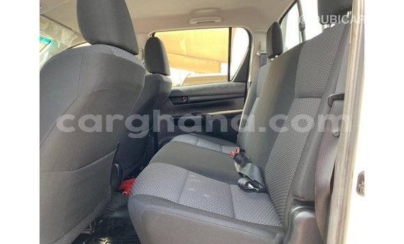 Sayi Imported Toyota Hilux White Mota in Import - Dubai a Ashanti Sayi Imported Toyota Hilux White Mota in Import - Dubai a Ashanti