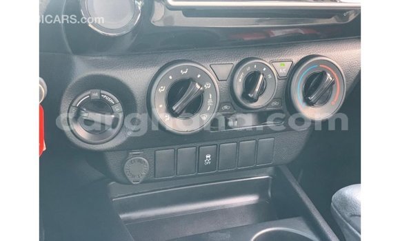 Sayi Imported Toyota Hilux White Mota in Import - Dubai a Ashanti Sayi Imported Toyota Hilux White Mota in Import - Dubai a Ashanti