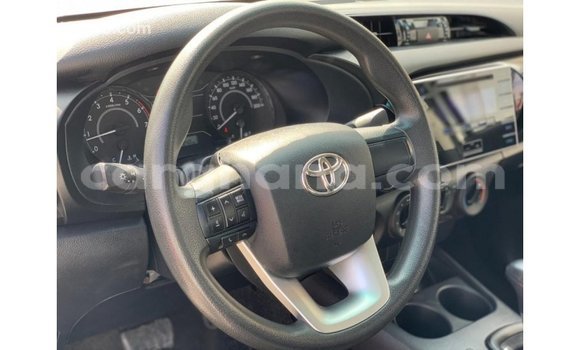 Sayi Imported Toyota Hilux White Mota in Import - Dubai a Ashanti Sayi Imported Toyota Hilux White Mota in Import - Dubai a Ashanti