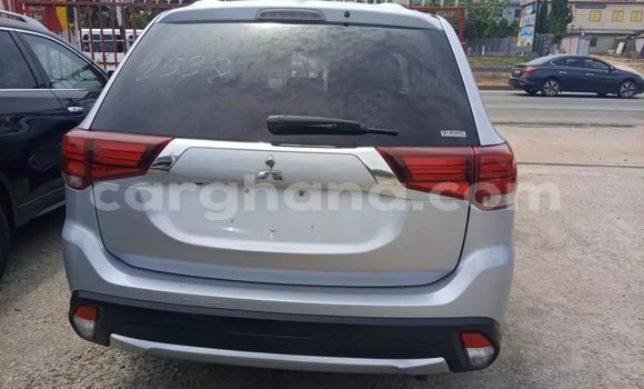 Sayi Na hannu Mitsubishi Outlander Azurfa Mota in Accra a Greater Accra Sayi Na hannu Mitsubishi Outlander Azurfa Mota in Accra a Greater Accra
