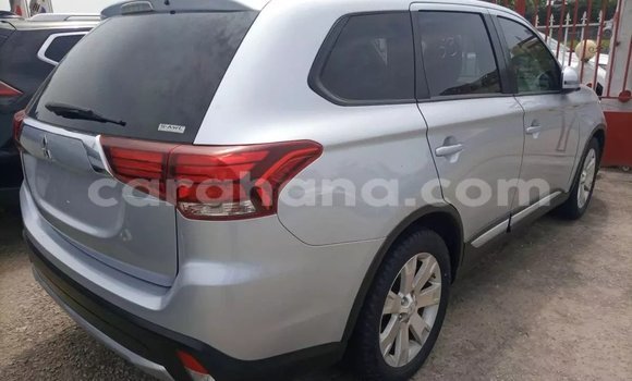 Sayi Na hannu Mitsubishi Outlander Azurfa Mota in Accra a Greater Accra Sayi Na hannu Mitsubishi Outlander Azurfa Mota in Accra a Greater Accra