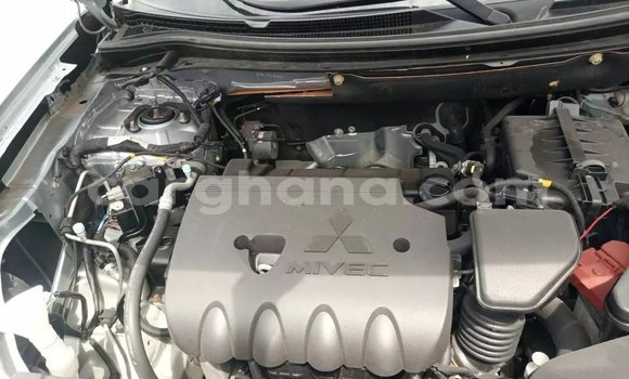 Sayi Na hannu Mitsubishi Outlander Azurfa Mota in Accra a Greater Accra Sayi Na hannu Mitsubishi Outlander Azurfa Mota in Accra a Greater Accra