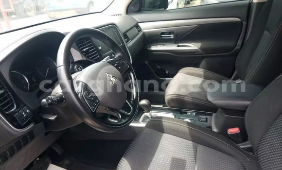 Sayi Na hannu Mitsubishi Outlander Azurfa Mota in Accra a Greater Accra Sayi Na hannu Mitsubishi Outlander Azurfa Mota in Accra a Greater Accra