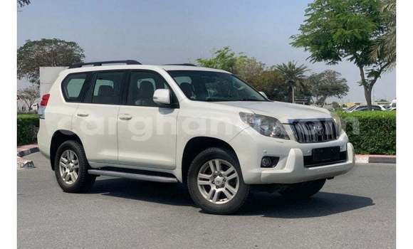 Ra Imported Toyota Prado funfun Ọkọ̀ in Import - Dubai ni Ashanti