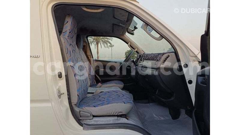 Big with watermark toyota hiace ashanti import dubai 54279