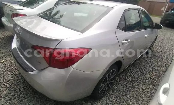 Sayi Na hannu Toyota Corolla Azurfa Mota in Accra a Greater Accra Sayi Na hannu Toyota Corolla Azurfa Mota in Accra a Greater Accra