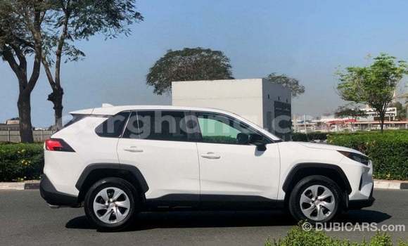 Ra Imported Toyota 4Runner funfun Ọkọ̀ in Import - Dubai ni Ashanti Ra Imported Toyota 4Runner funfun Ọkọ̀ in Import - Dubai ni Ashanti
