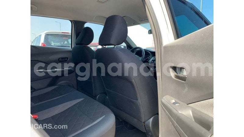 Big with watermark nissan evalia ashanti import dubai 54305