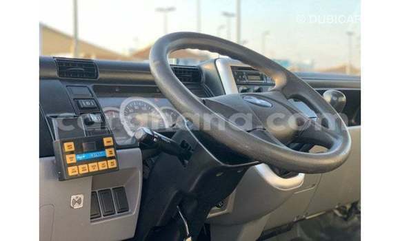 Ra Imported Mitsubishi Carisma funfun Ọkọ̀ in Import - Dubai ni Ashanti Ra Imported Mitsubishi Carisma funfun Ọkọ̀ in Import - Dubai ni Ashanti