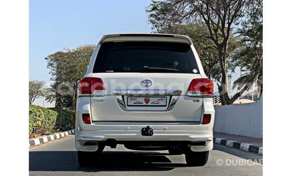 Ra Imported Toyota Land Cruiser funfun Ọkọ̀ in Import - Dubai ni Ashanti Ra Imported Toyota Land Cruiser funfun Ọkọ̀ in Import - Dubai ni Ashanti