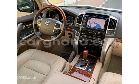 Ra Imported Toyota Land Cruiser funfun Ọkọ̀ in Import - Dubai ni Ashanti Ra Imported Toyota Land Cruiser funfun Ọkọ̀ in Import - Dubai ni Ashanti